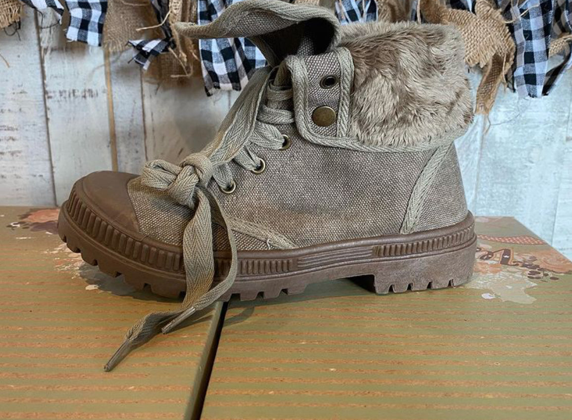 MN In Charge-Boots-The Funky Zebra Ames-The Funky Zebra Ames, Women's Fashion Boutique in Ames, Iowa